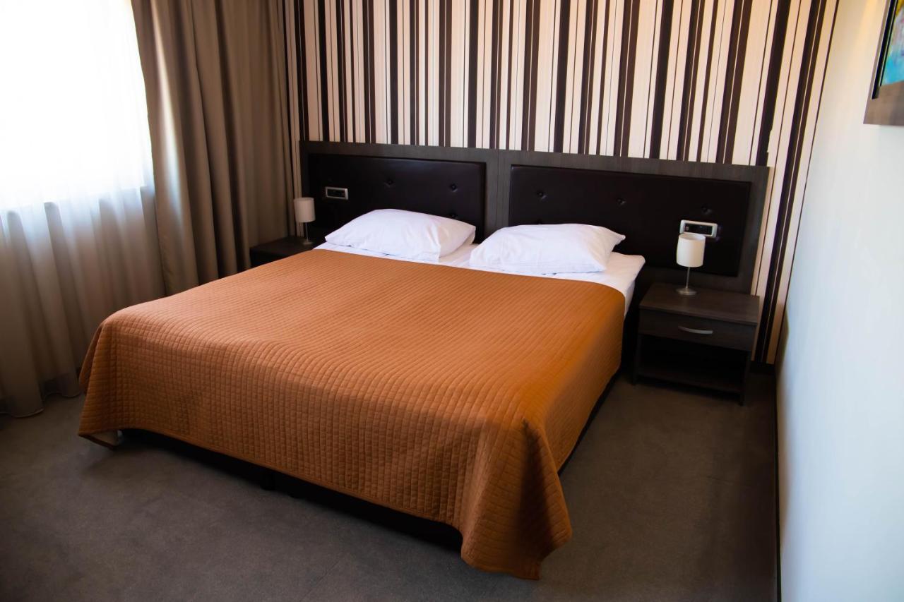 Art Hotel สลาวอนสกีบรอด ภายนอก รูปภาพ