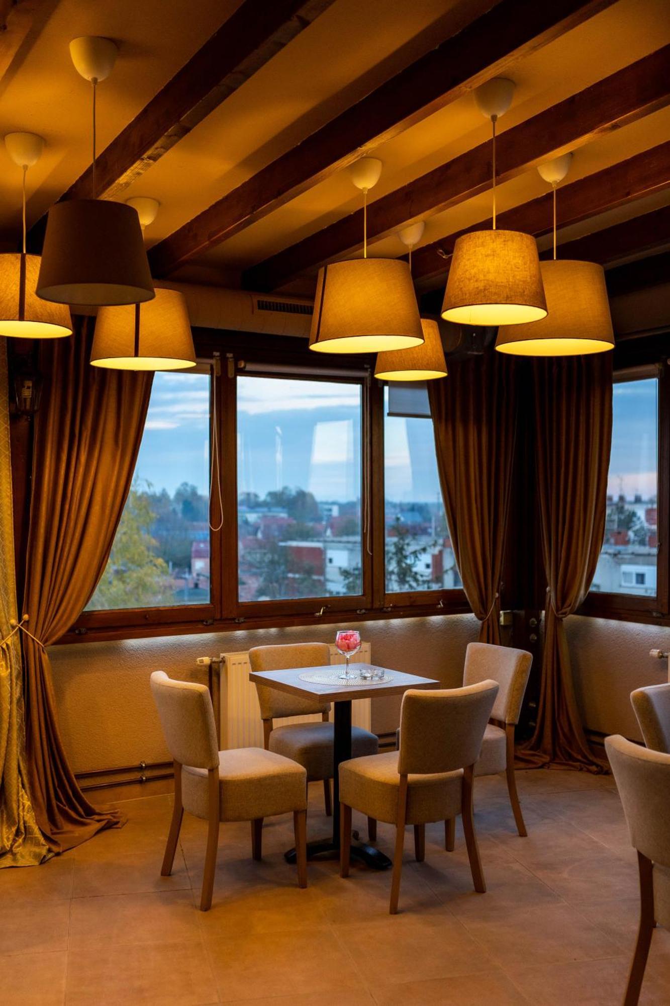 Art Hotel สลาวอนสกีบรอด ภายนอก รูปภาพ