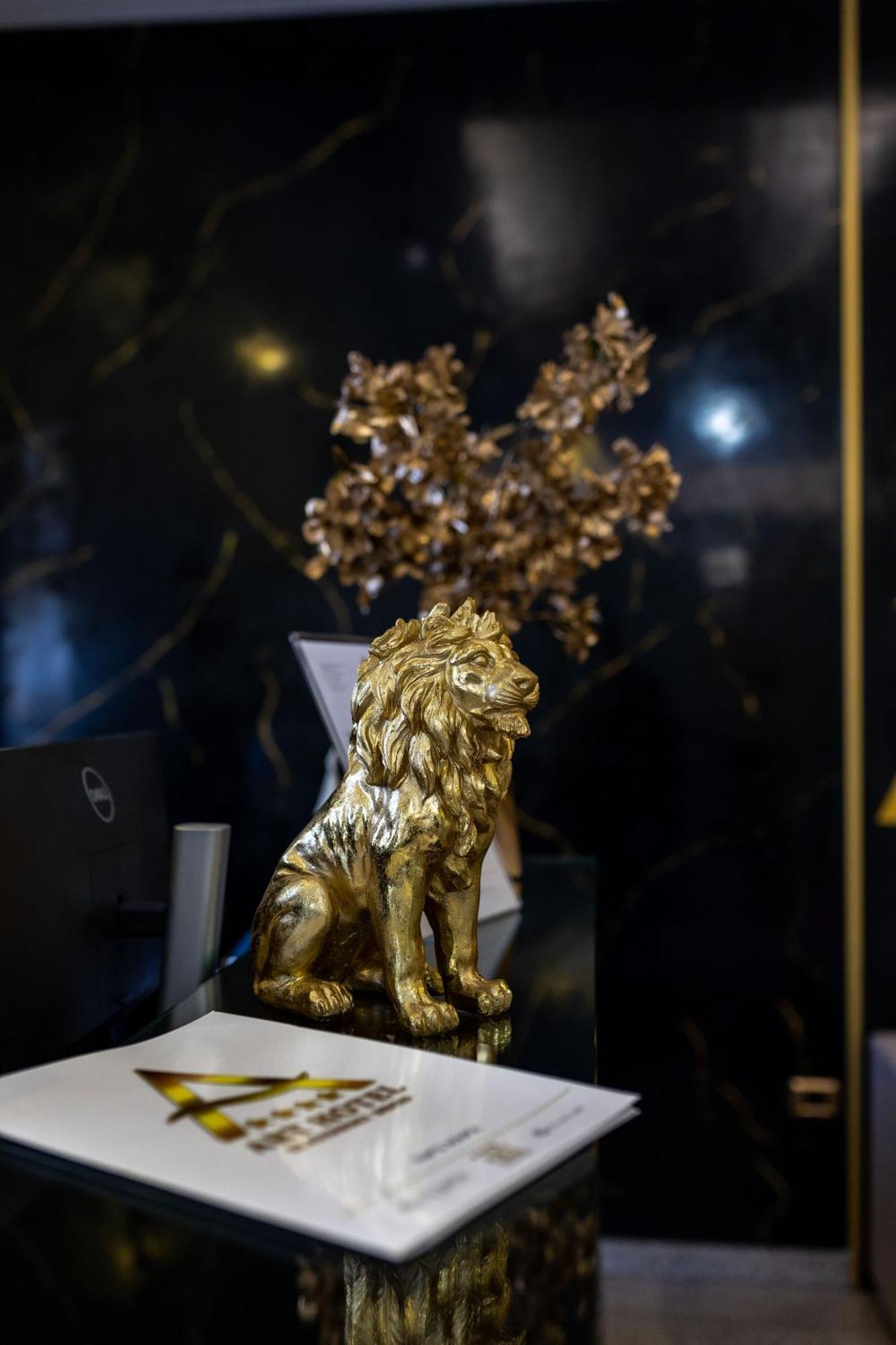 Art Hotel สลาวอนสกีบรอด ภายนอก รูปภาพ