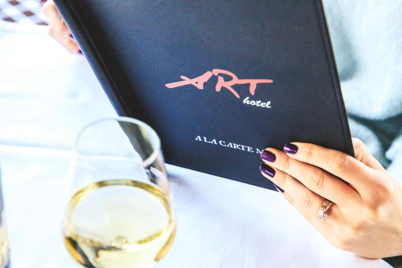 Art Hotel สลาวอนสกีบรอด ภายนอก รูปภาพ